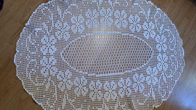 Nappe / Napperon Ovale Vintage Blanc- 120 x 100  cm–  Coton Fait Main Crochet– Ancien - Pièce Unique