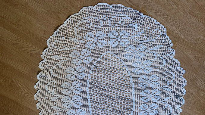 Nappe / Napperon Ovale Vintage Blanc- 120 x 100  cm–  Coton Fait Main Crochet– Ancien - Pièce Unique